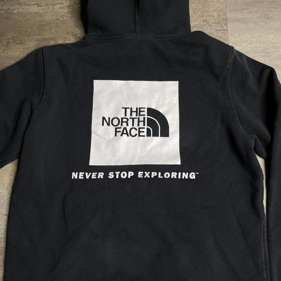 SOLD The North Face Red Box Hoodie Mens Small - Picture 3 of 3